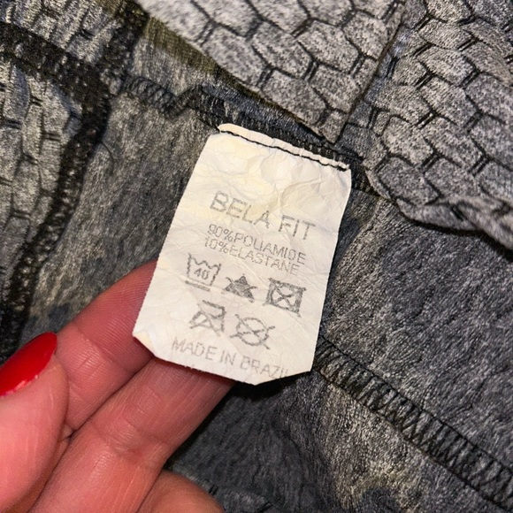 Bela Fit Gray Textured Supplex Fabric Supersoft Fast Drying Material - Picture 4 of 5